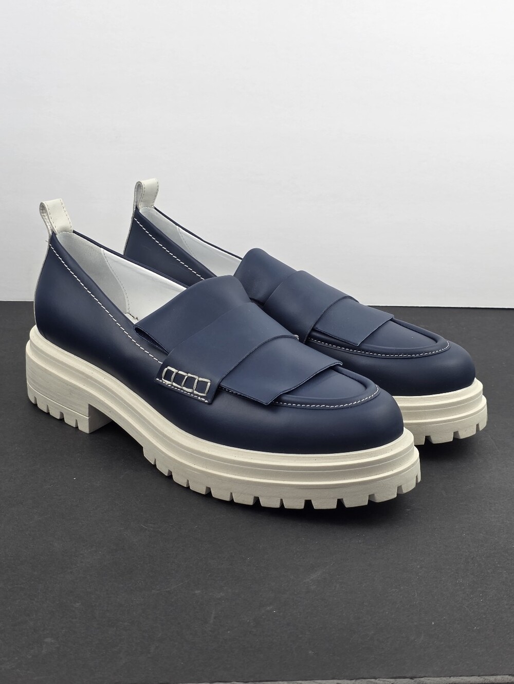 Beautiisoles By Robyn Shreiber Womens 11 Navy Leather Chunky Lug Sole Loafers